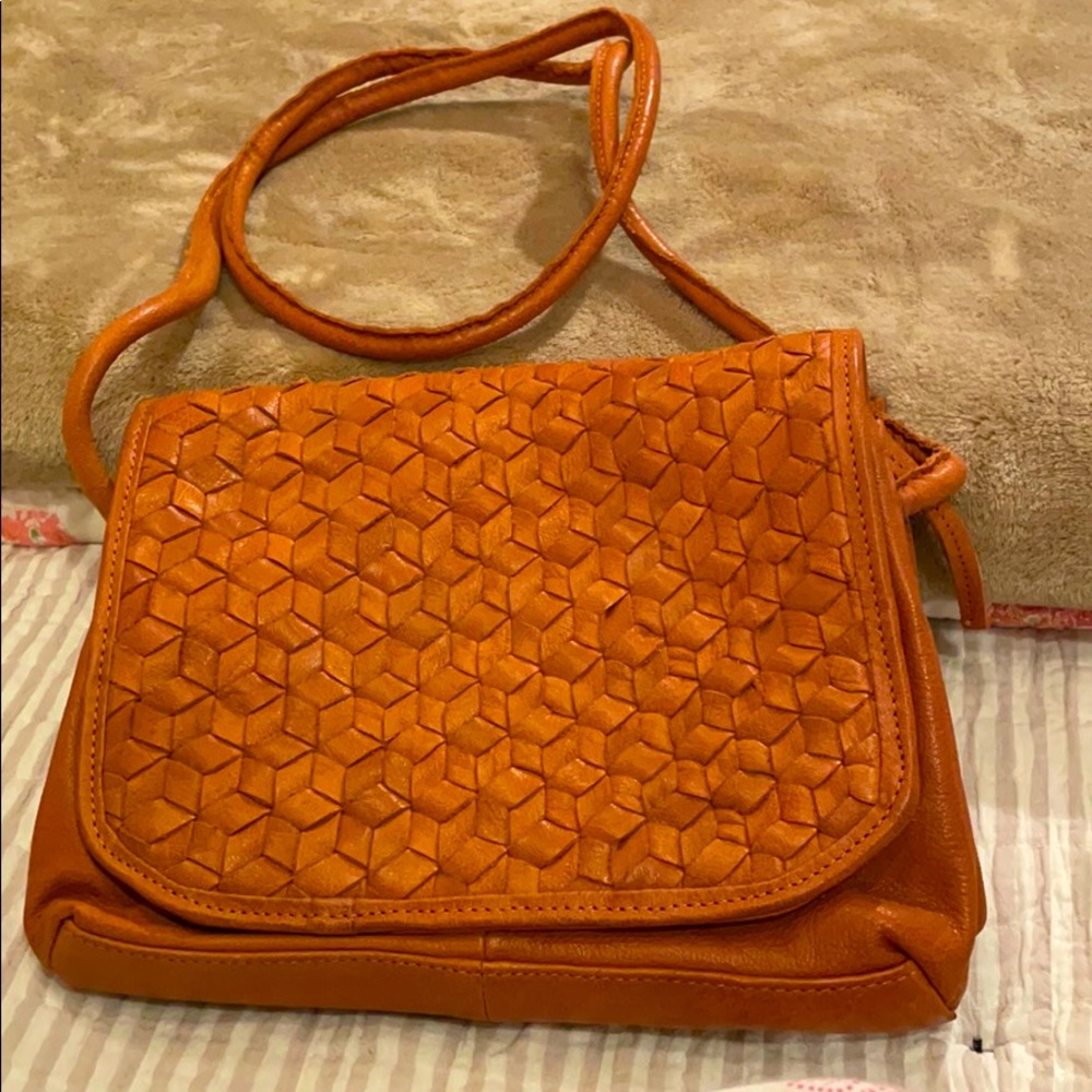 Day and Mood crossbody leather bag
